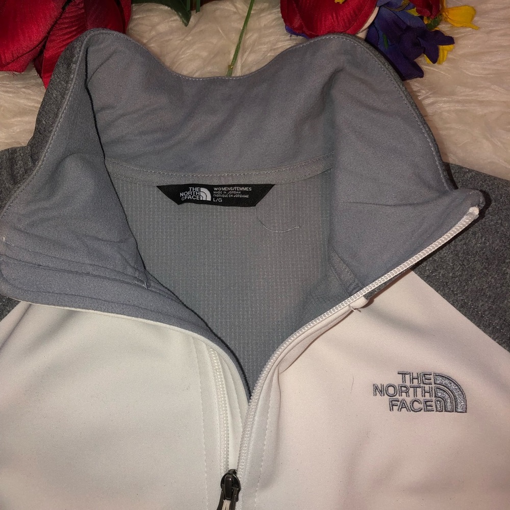 🌺 windfall zip up jacket 🌺 - Picture 2 of 6